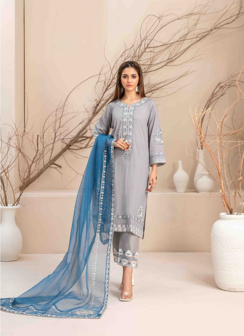 3 pieces Pakistani suit/kurta | high quality fabric