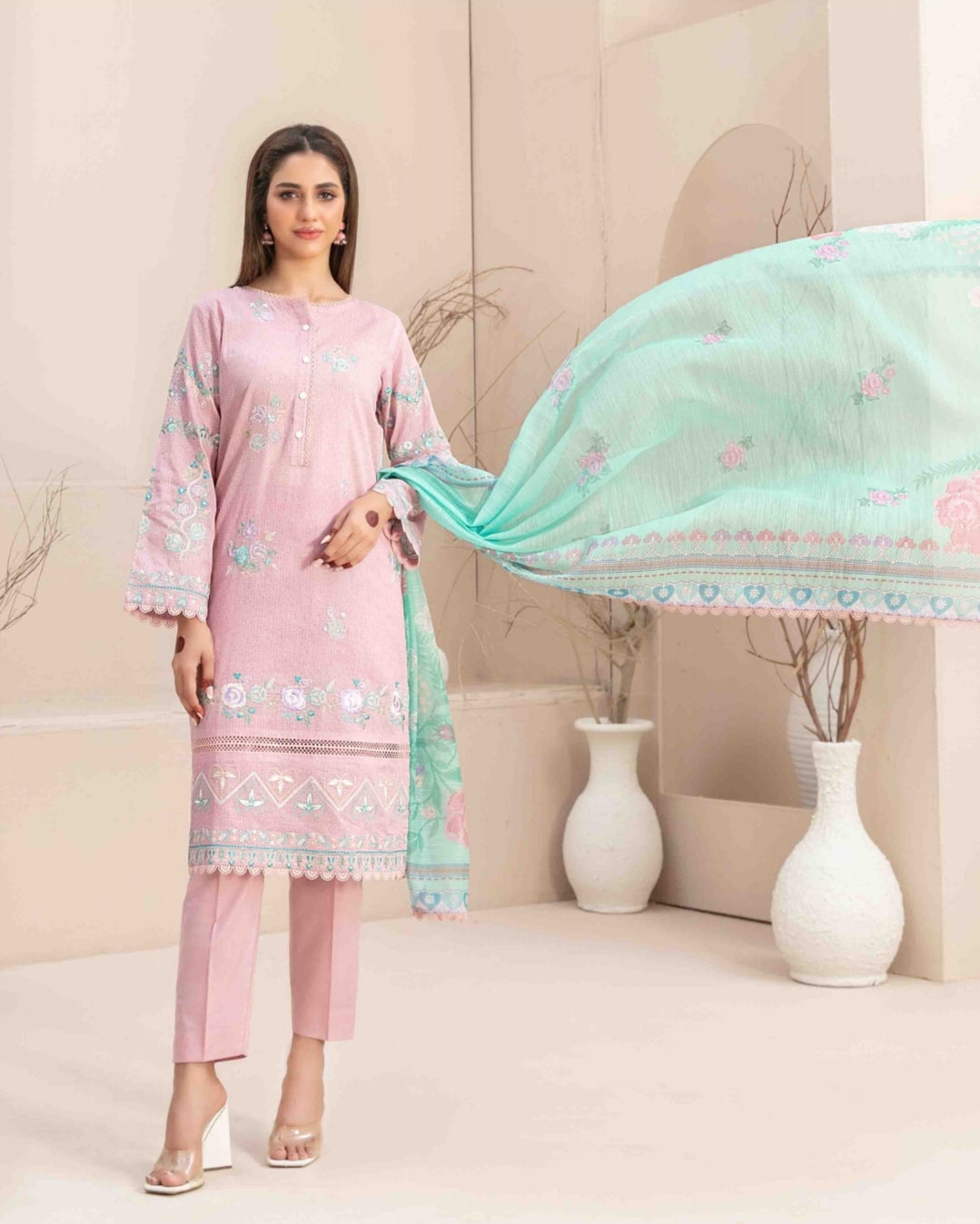 3 pieces Pakistani suit/kurta | high quality fabric